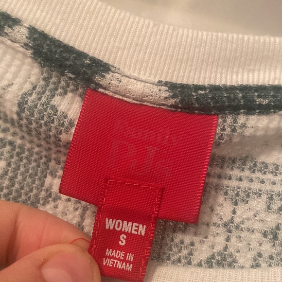 Women’s Family PJ’s Small fleecy long sleeve sweater green and white - Picture 3 of 3